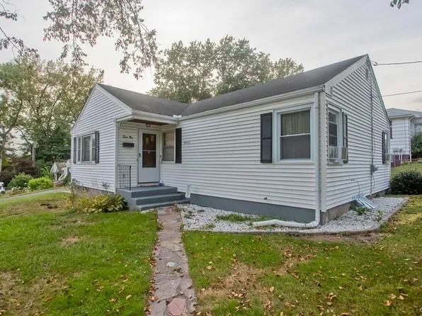 62 Mayfair Ave, Springfield, MA 01104