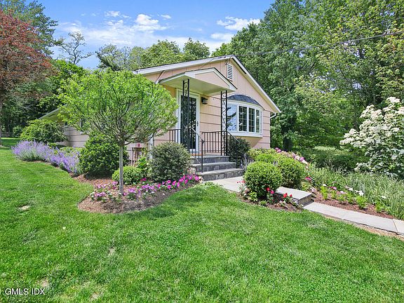 2nd image of 395 Taconic Rd