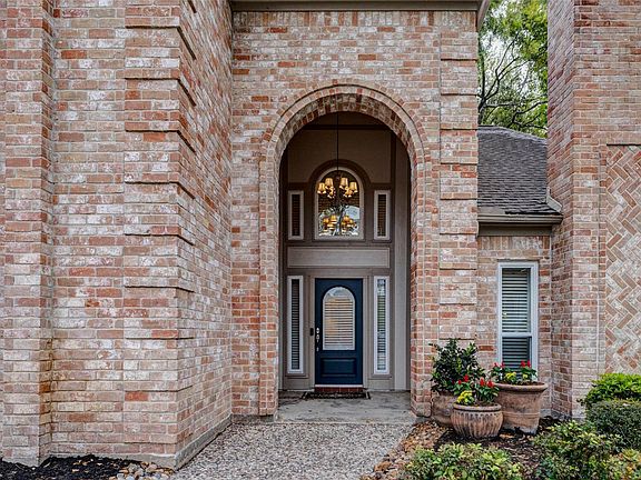 4th image of 17618 Terrawren Ln