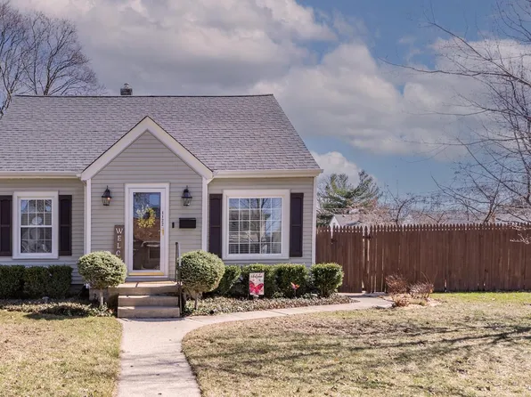 1122 South 115th STREET, West Allis, WI 53214