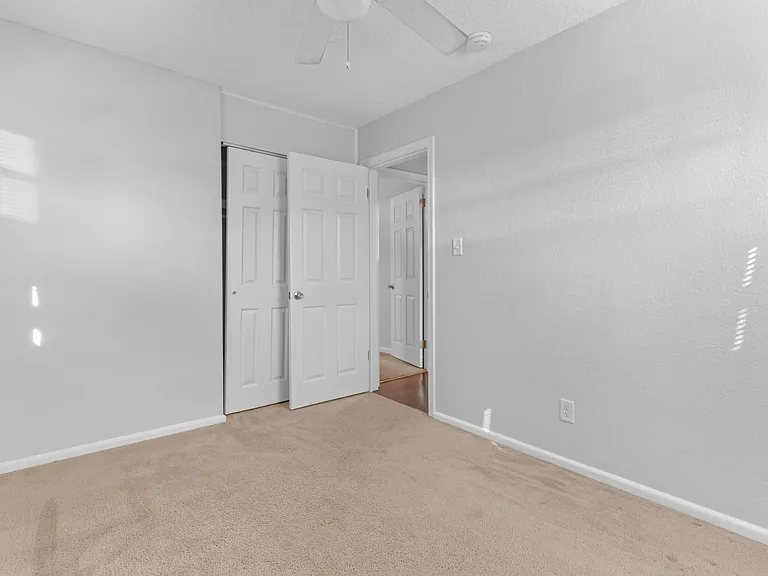 2124 Jeffrey Dr — Photo 9