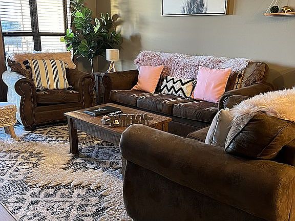 Spacious living room
