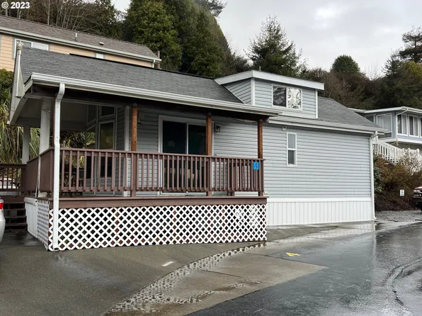 16219 Lower Harbor Rd #4, Brookings, OR 97415
