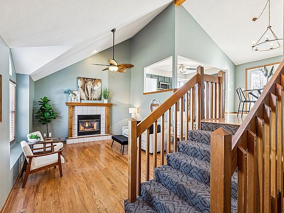 4th image of 721 Meadow Ln