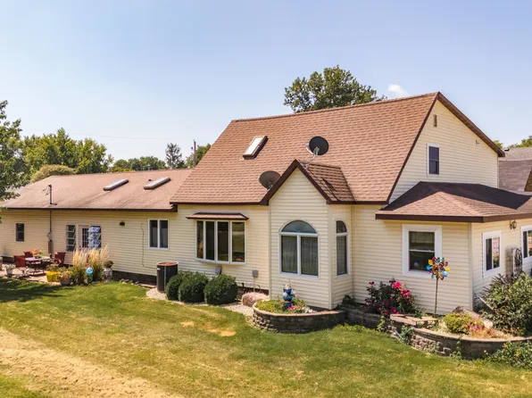 306 W Jeffery St, Cullom, IL 60929