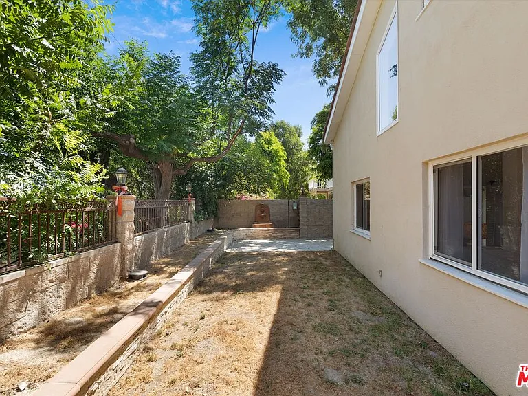 5216 Sale Ave — Photo 35