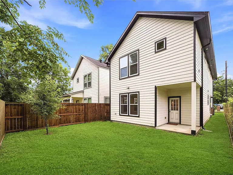 2125 Paul Quinn St — Photo 31