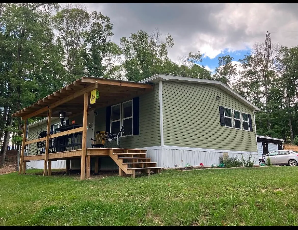 3 bed, 1344 sqft, $1,850 — Photo 2