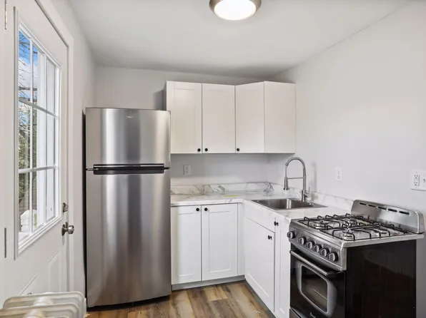 28 Sheridan Ave S #2, Minneapolis, MN 55405