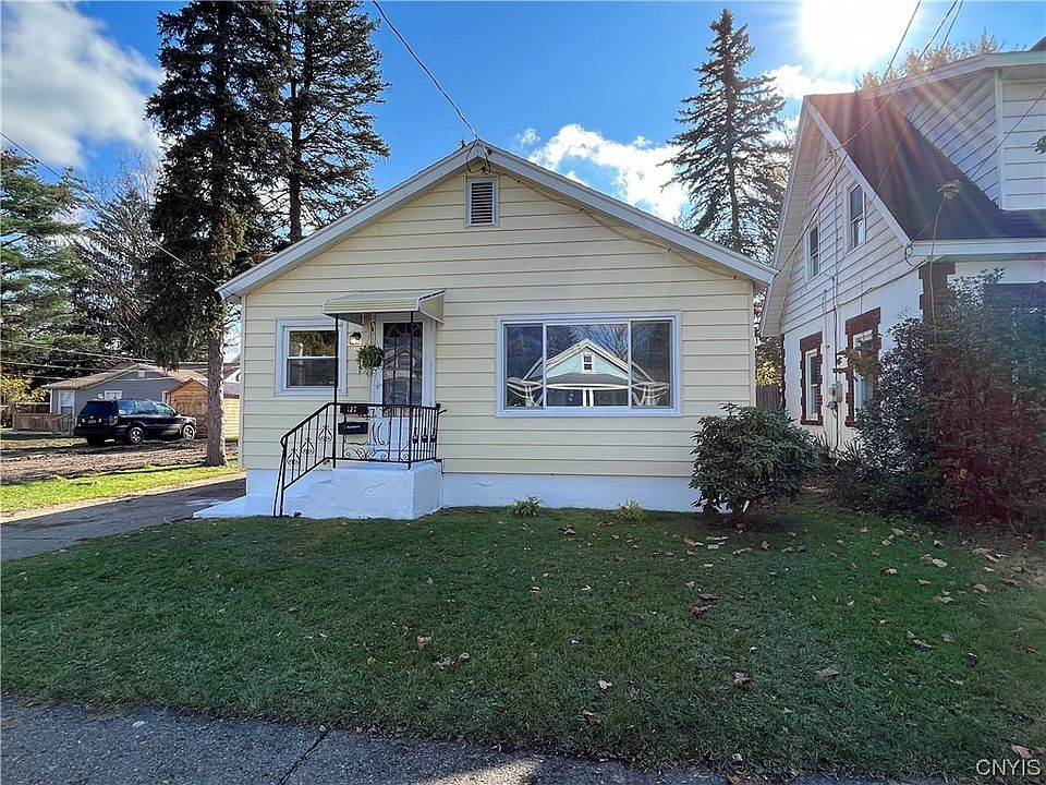 1st image of 127 Maxwell Ave