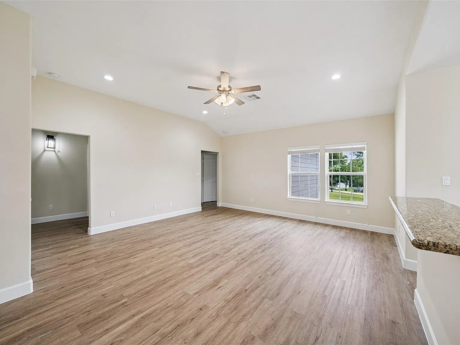 3 bed, 2.0 bath, $1,675 — Photo 4