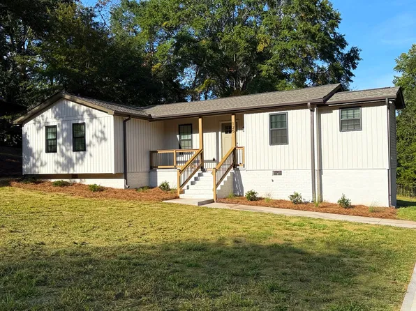 125 Guest Dr, Marietta, SC 29661