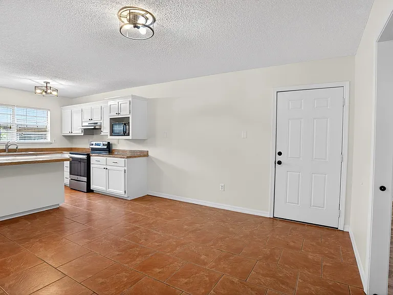 7832 Hilo Pl — Photo 17