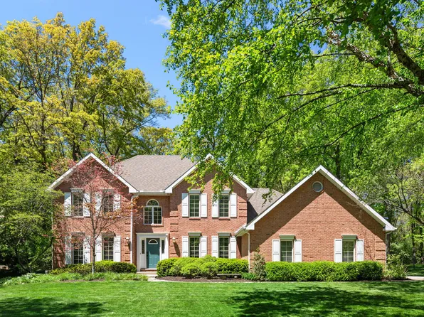 4414 Thornbury Dr E, Valparaiso, IN 46383