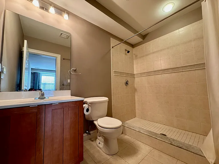 120 W 7th St #103 — Photo 17