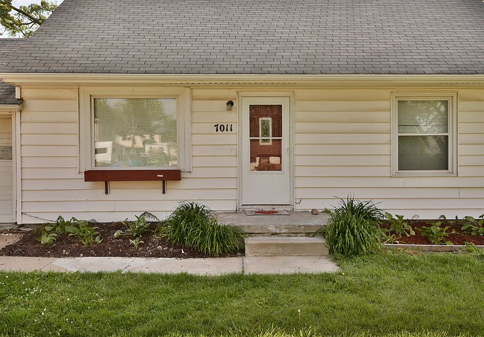 1st image of 7011 S 39th Ave