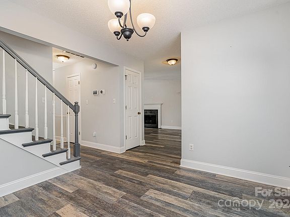5th image of 11333 Astoria Dr
