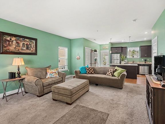 3rd image of 4010 Currant Ct