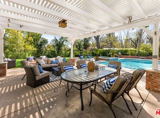23340 Collins St, Woodland Hills, CA 91367