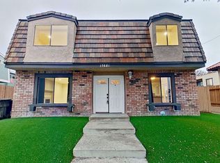 17681 Van Buren Ln, Huntington Beach, CA 92647