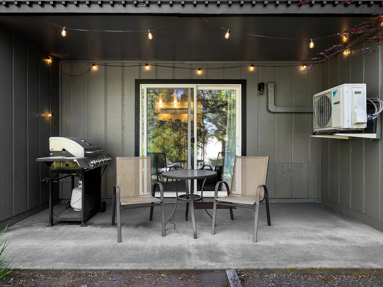 Studio, 630 sqft, $1,800 — Photo 4