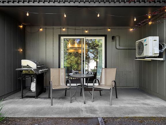 4th image of 1565 Wall St #104