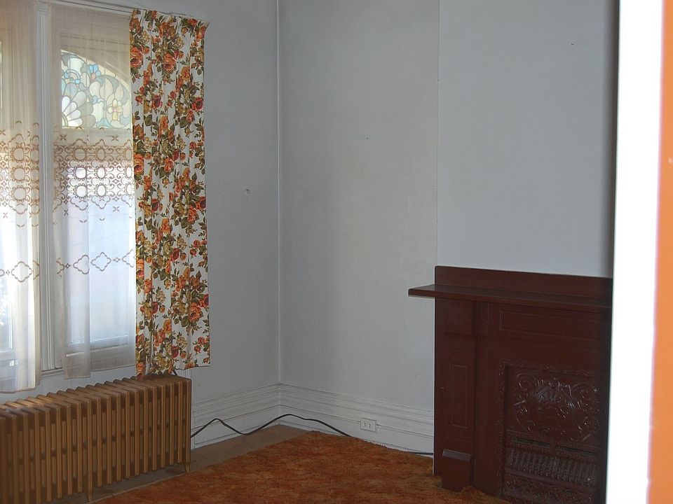 2nd image of 236 Fisk St