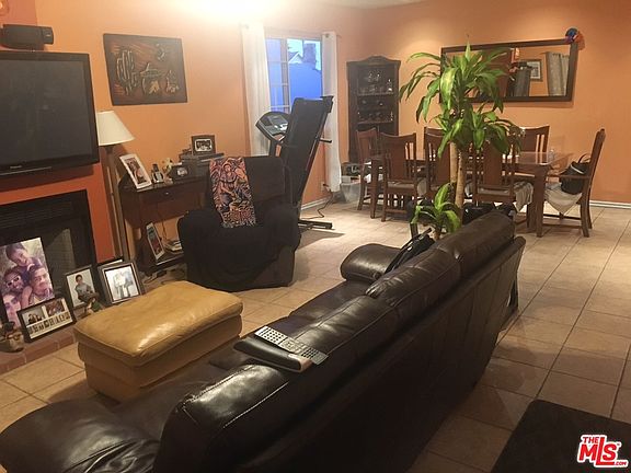 4th image of 1116 W 73rd St