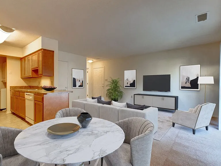 Fox Chase Apartments — Photo 8