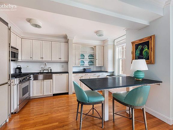5th image of 299 W 12th St APT 6G