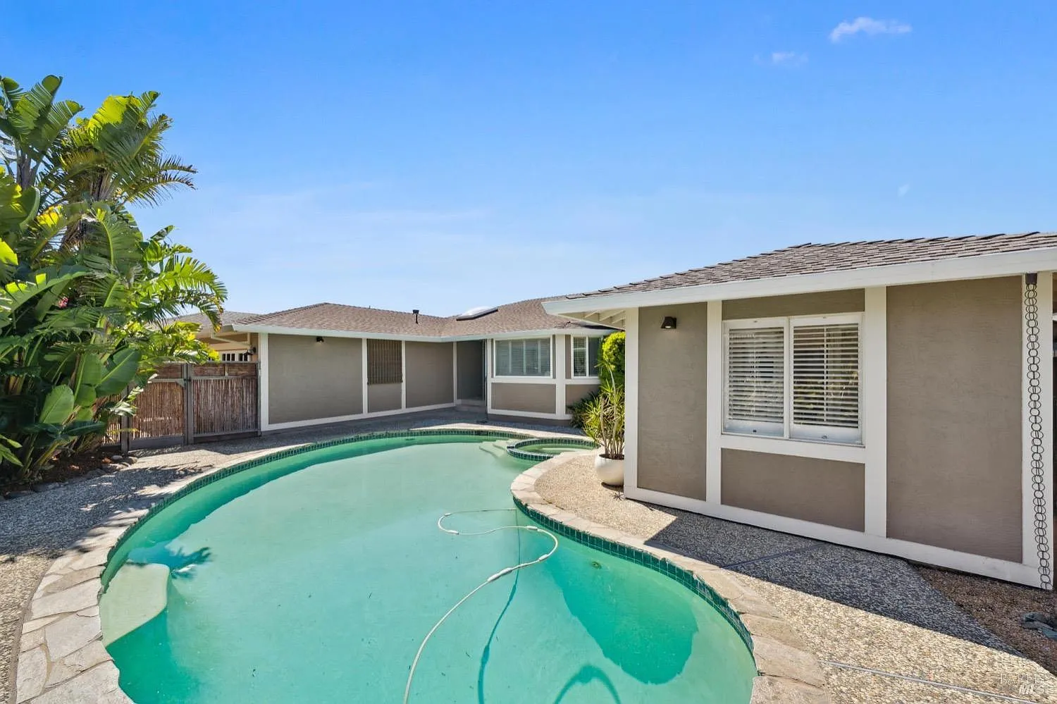 11 Saint Lucia Place photo 1
