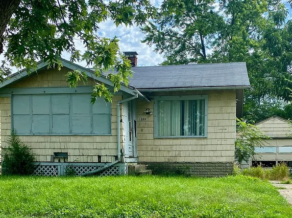 1388 N Walnut Grove Ave, Decatur, IL 62526