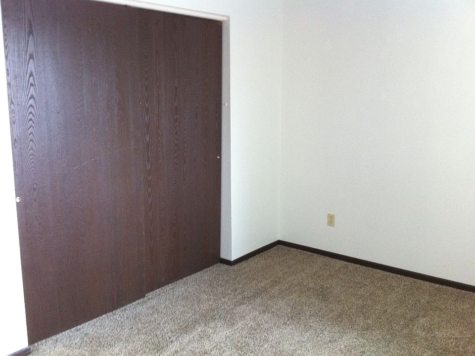 2nd image of 1404 Ridge Rd APT 6