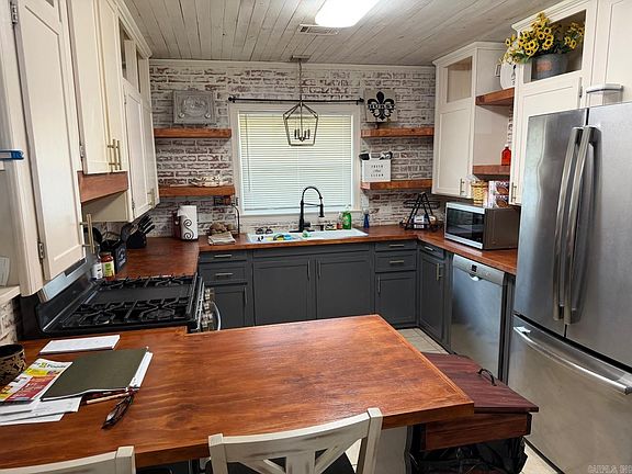 5th image of 2520 Goza Ave