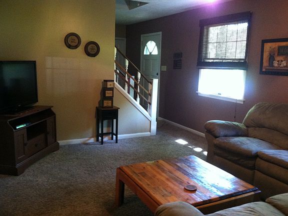 5th image of 482 N Stadium Dr