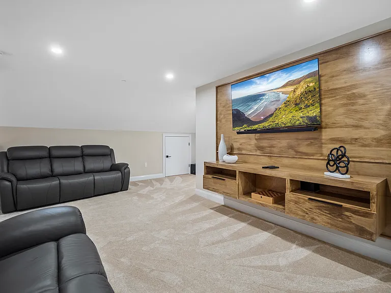 140 Middlesex St #3 — Photo 24