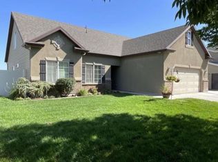832 Somerset Dr, North Salt Lake, UT 84054