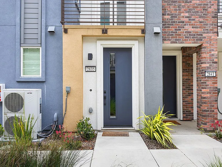2835 Cathwood Ln — Photo 3