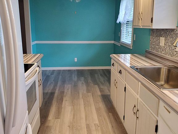 3rd image of 305 N Raymond Dr #B