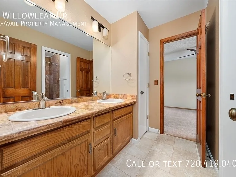 8 Willowleaf Dr — Photo 37