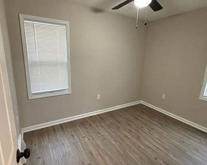 20506 Hanna St — Photo 5