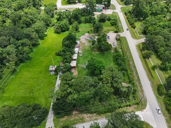 701 Hamblen Rd, Kingwood, TX 77339