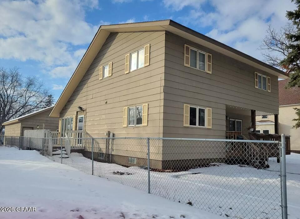 1st image of 405 Riverside Ave S