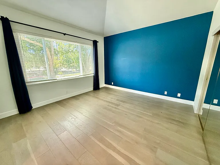 4238 Diavila Ave — Photo 40