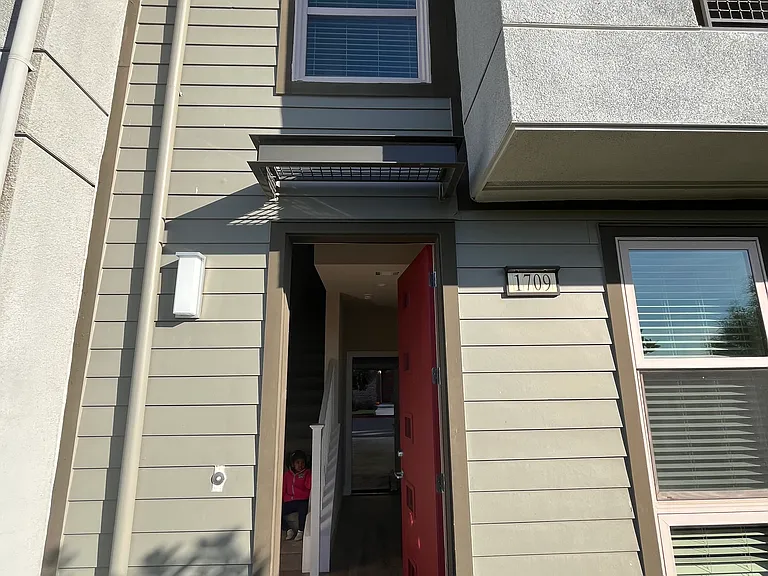 1709 Hazelnut Ln — Photo 92