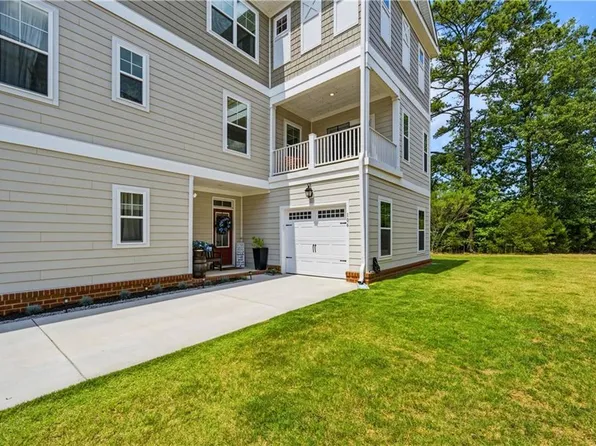 106 Genoa Ct, Yorktown, VA 23693