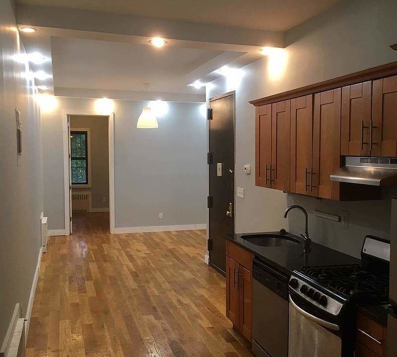 1st image of 325 Melrose St #2B