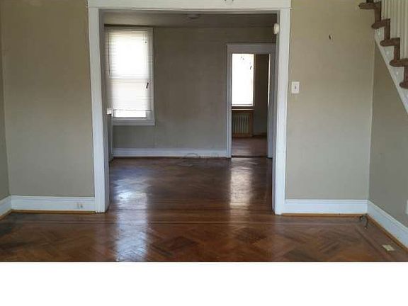 4th image of 557 E Cheltenham Ave