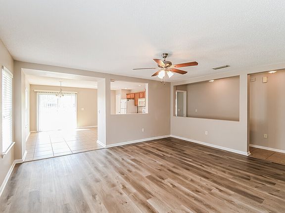 5th image of 11412 Brian Lakes Dr