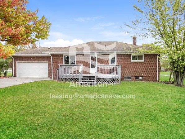 5942 Dunham Rd, Maple Heights, OH 44137